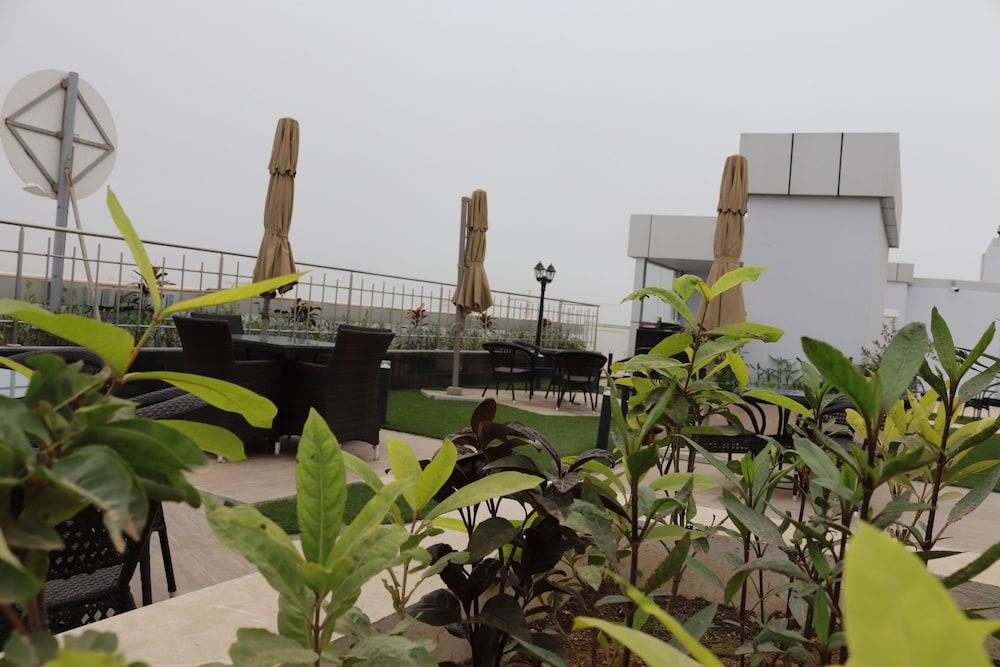 Al Dyafa Hotel Suites Szalála Kültér fotó