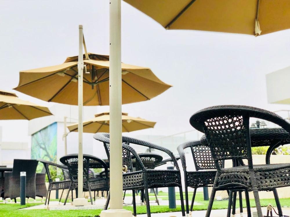Al Dyafa Hotel Suites Szalála Kültér fotó