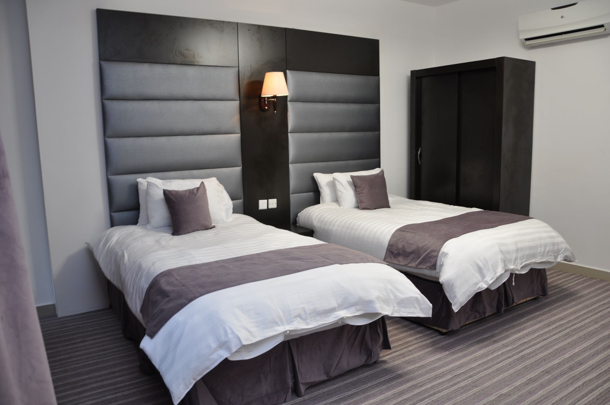 Al Dyafa Hotel Suites Szalála Kültér fotó